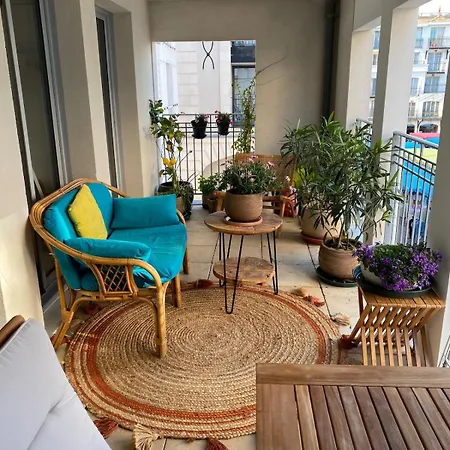 On Place Des Marquises, Appartamento