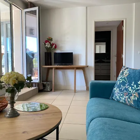 Apartment On Place Des Marquises,