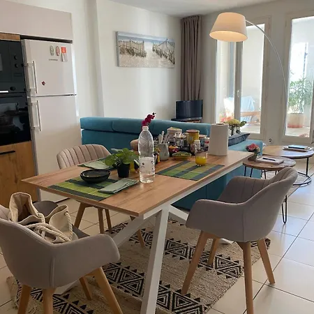 On Place Des Marquises, *