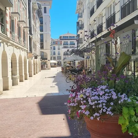 Appartamento On Place Des Marquises, *