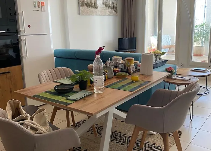 On Place Des Marquises, *